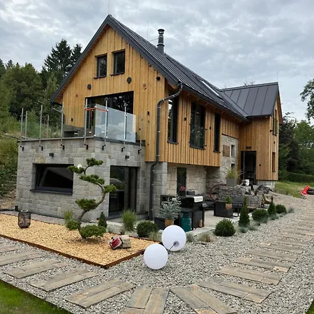 Domek alpejski U Jelenu Jiretin pod Bukovou